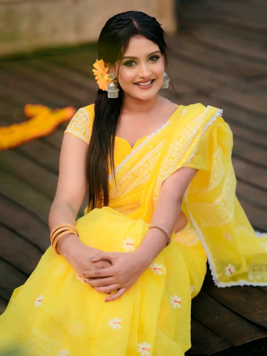 হাফ সিল্ক ফ্লোরাল লেস শাড়ি